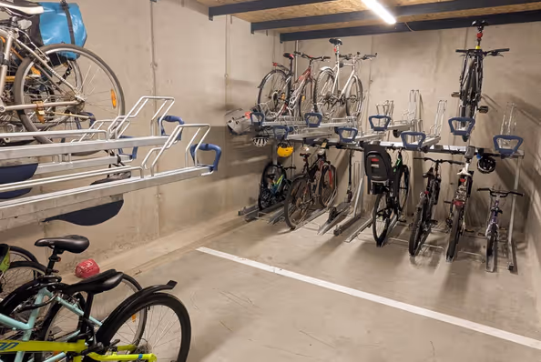 Poschodové stojany sú novodobý trend